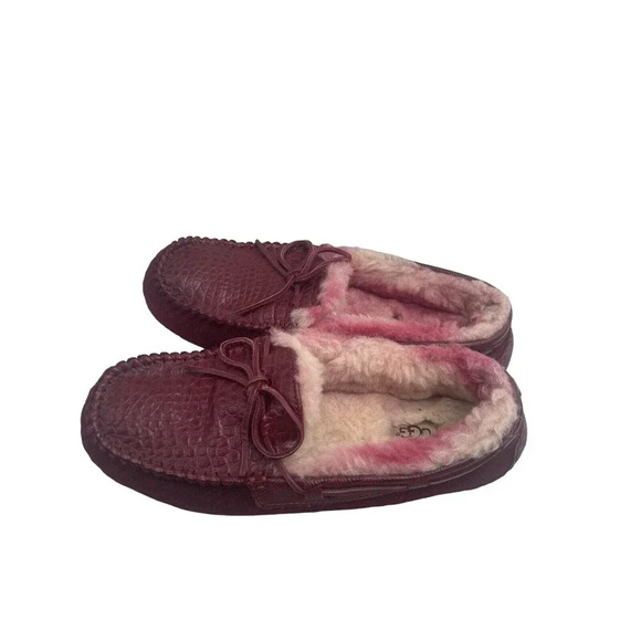 UGG Dakota Croco WMN SUEDE LEATHER WOOL Burgundy SLIPPERS Moccasins SZ 9 - Picture 3 of 16